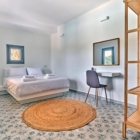 Holiday home Vine House *